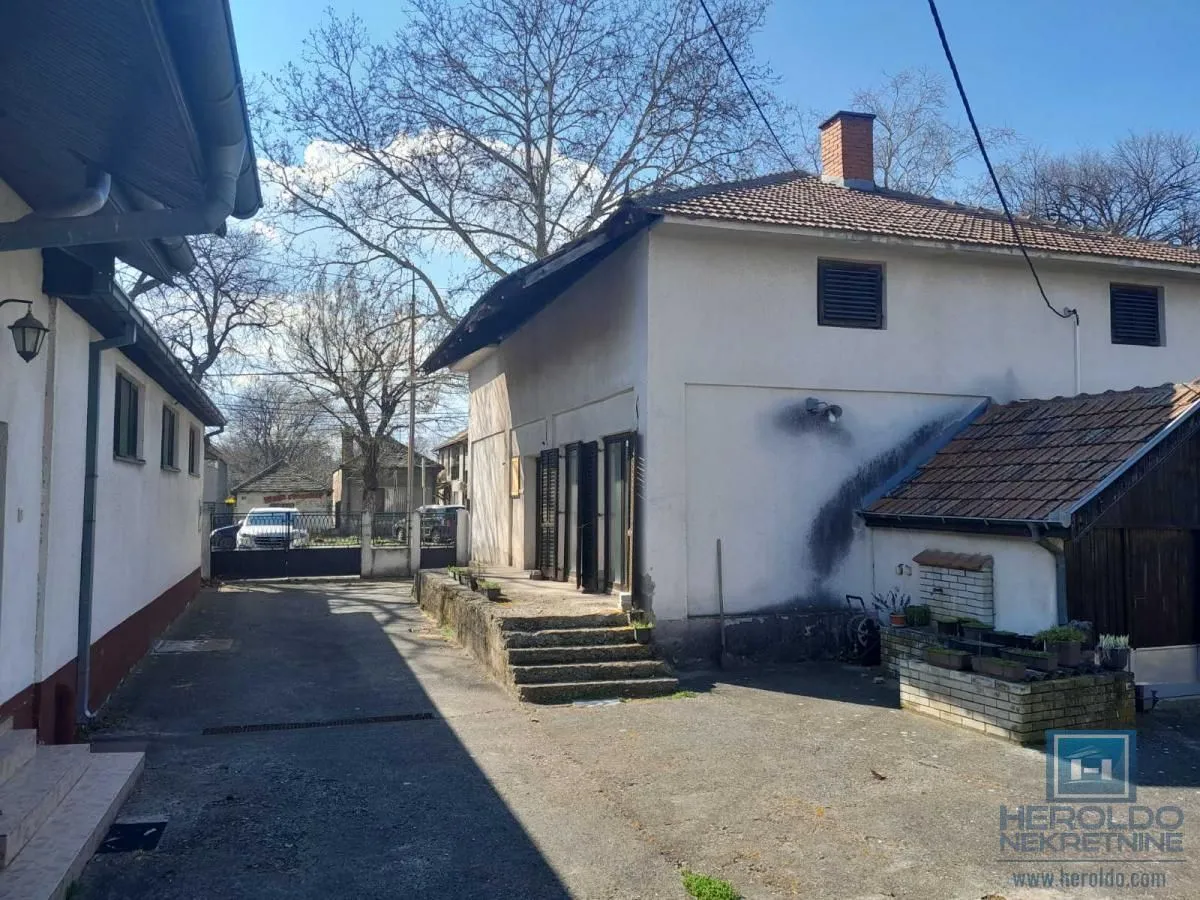 Sale, house, 200m², Centar, Ćuprija