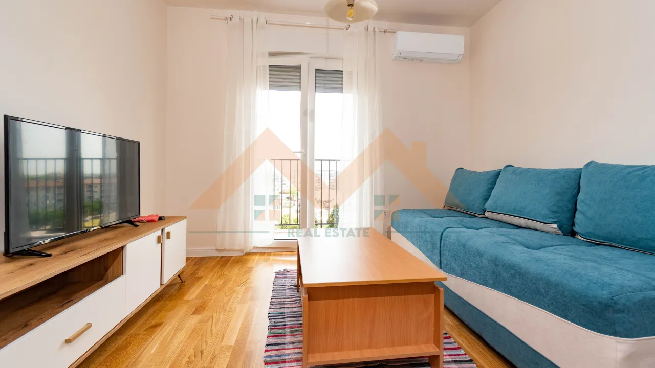 Izdavanje, jednosoban stan, 40m², Pobrežje, Podgorica