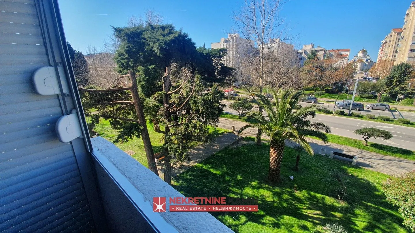 Prodaja, dvosoban stan, 64m², Centar, Bar
