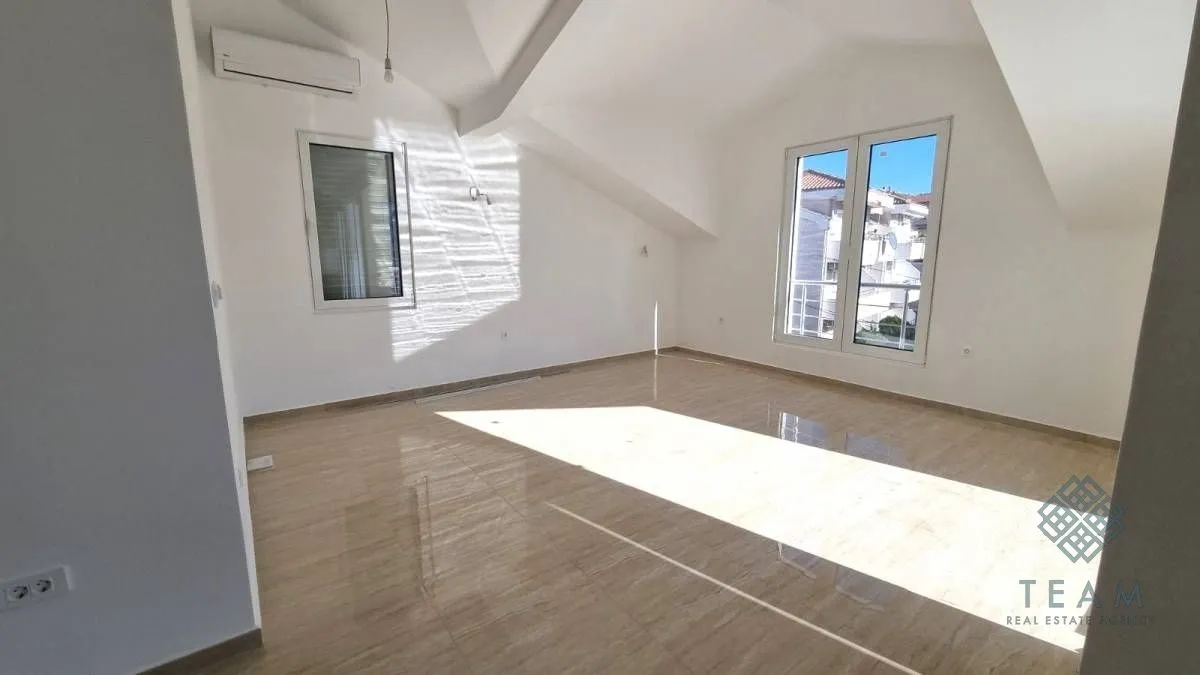 Prodaja, dvosoban stan, 81m², Đenovići, Herceg Novi