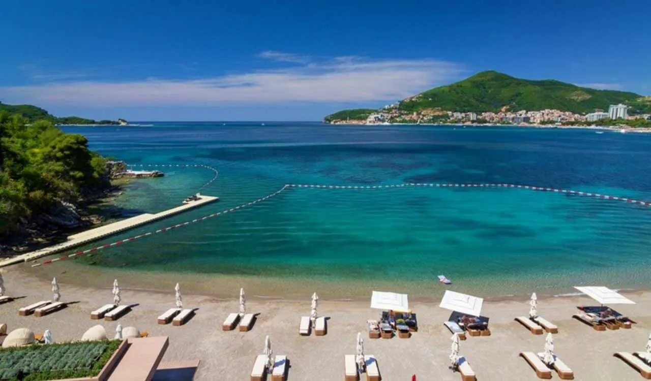 Prodaja, trosoban stan, 167m², Zavala, Budva