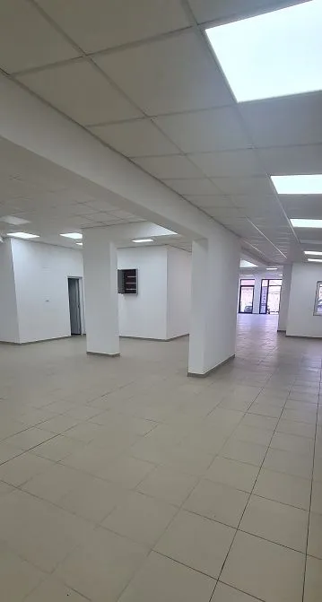 Rent, office space, 320m², Dušanovac, Voždovac Sve Podlokacije