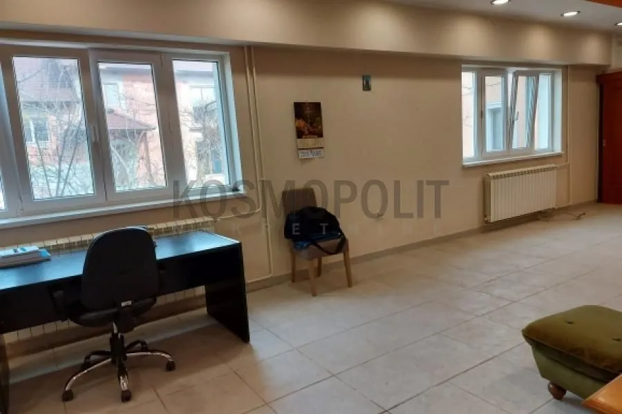 Rent, office space, 440m², Surčin (mesto), Surčin