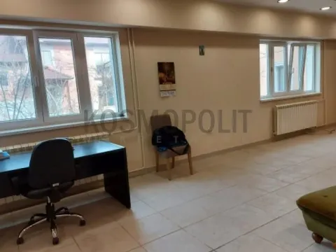 Rent, office space, 440m², Surčin (mesto), Surčin - image 2
