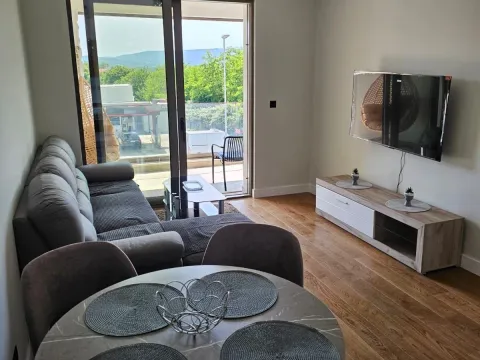 Izdavanje, jednosoban stan, 45m², Dumidran, Tivat - image 2