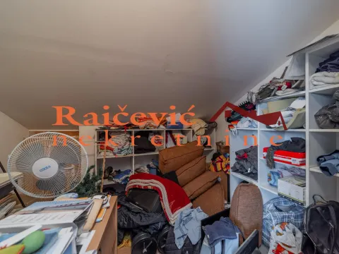 Prodaja, trosoban stan, 115m², Petlovo Brdo, Beograd - image 16