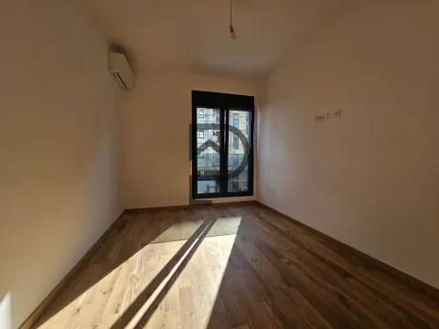 Izdavanje, stan, 53m², New City, Podgorica - image 9