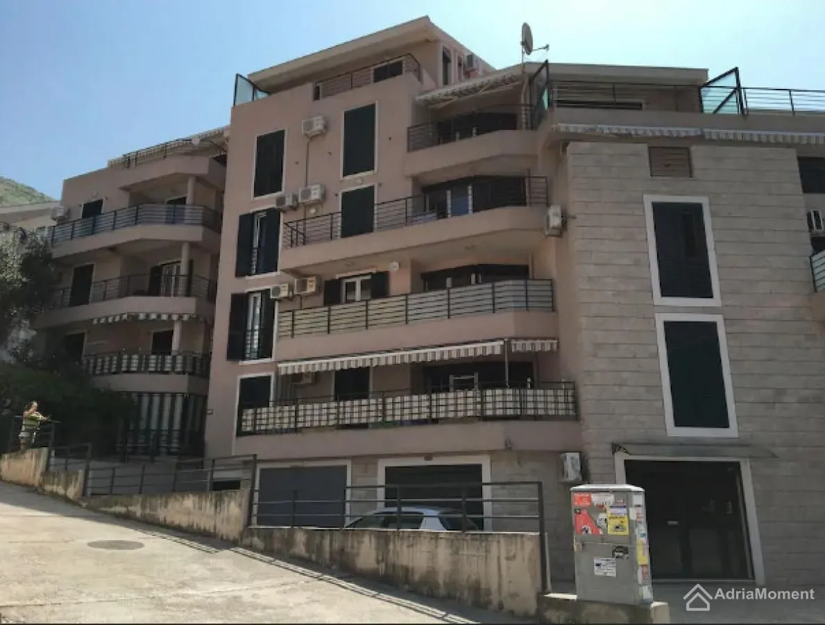 Sale, two bedroom apartment, 90m², Petrovac, Budva