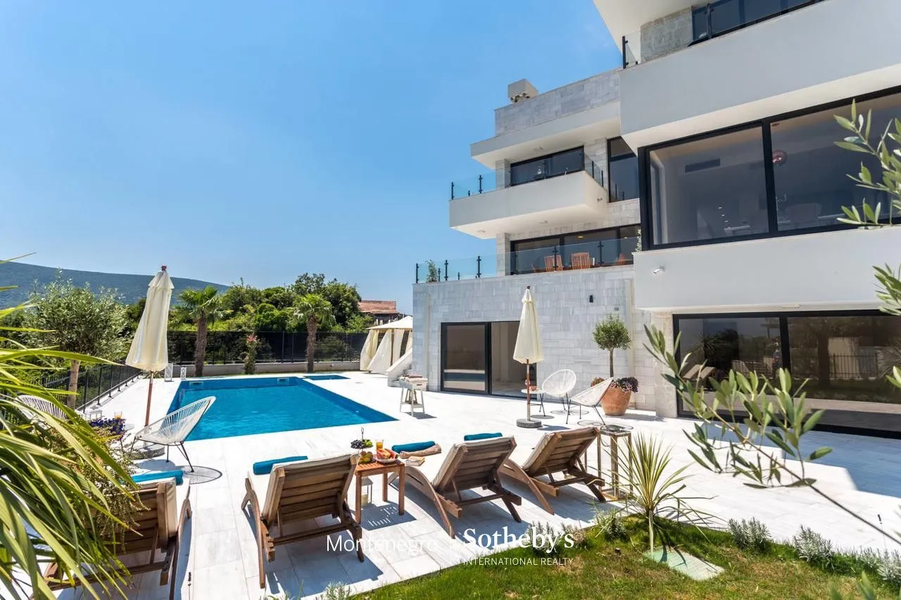 Prodaja, kuća, 350m², Đenovići, Herceg Novi