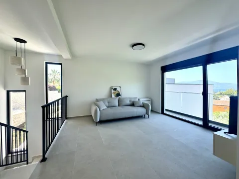 Izdavanje, dvosoban stan, 86m², Kava, Tivat - image 3