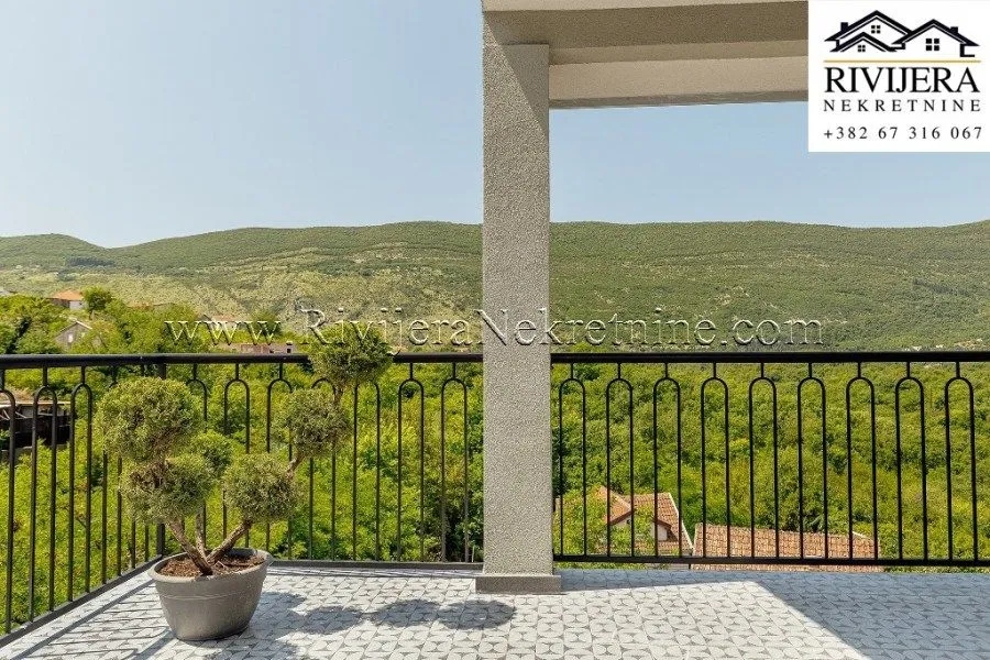 Prodaja, dvosoban stan, 103m², Herceg Novi, Crna Gora