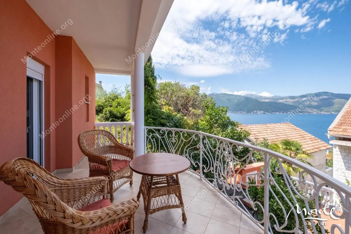 Prodaja, kuća, 89m², Krašići, Tivat
