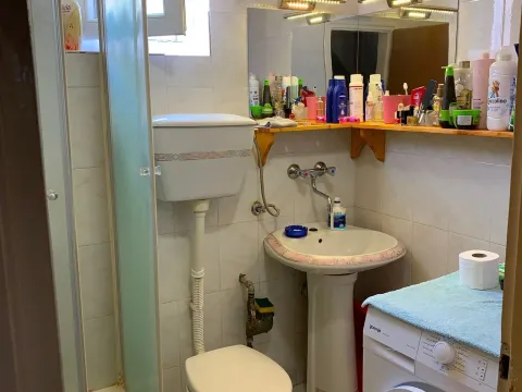 Rent, two bedroom apartment, 85m², Budva, Crna Gora - image 7