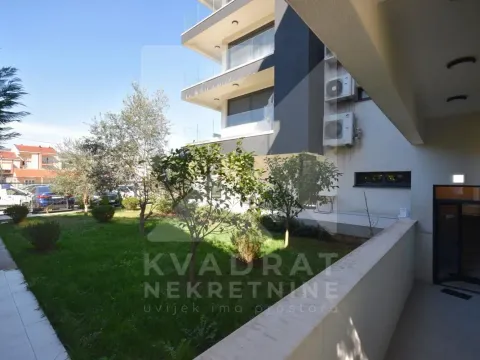 Rent, three bedroom apartment, 130m², Dalmatinska ulica, Podgorica - image 23