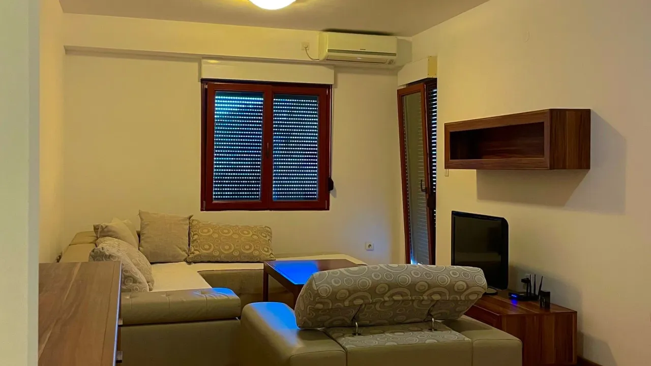 Izdavanje, jednosoban stan, 63m², Rozino, Budva