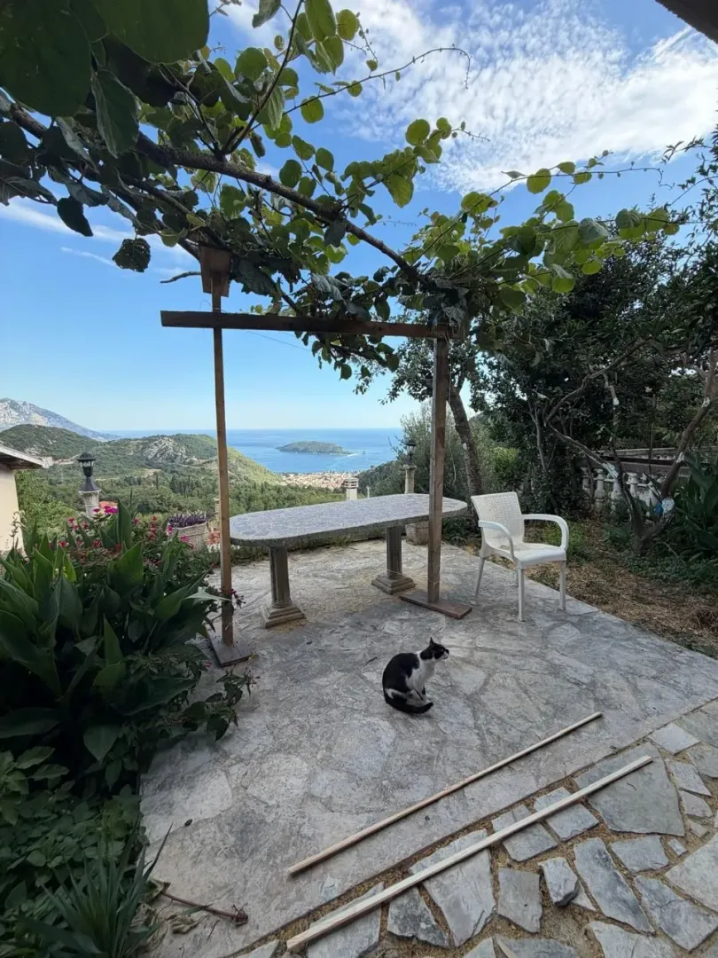 Sale, house, 210m², Markovići, Budva