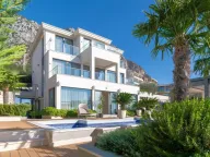 Sale, house, 400m², Blizikuće, Budva - image 1