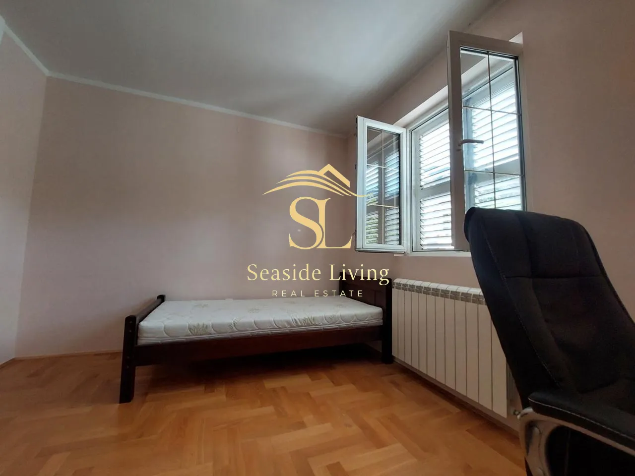 Rent, three bedroom apartment, 130m², Dobrota, Kotor