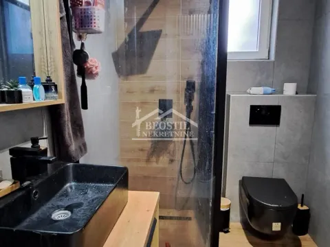 Sale, house, 220m², Palilula Sve Podlokacije, Beograd - image 10