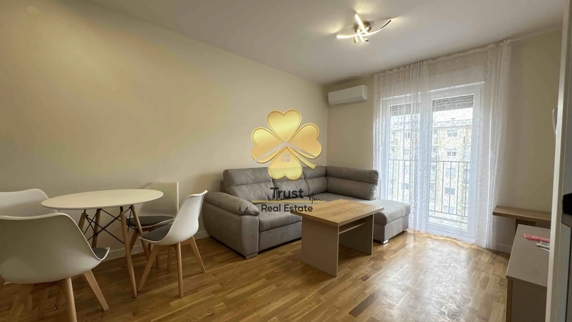 Izdavanje, jednosoban stan, 42m², Pobrežje, Podgorica