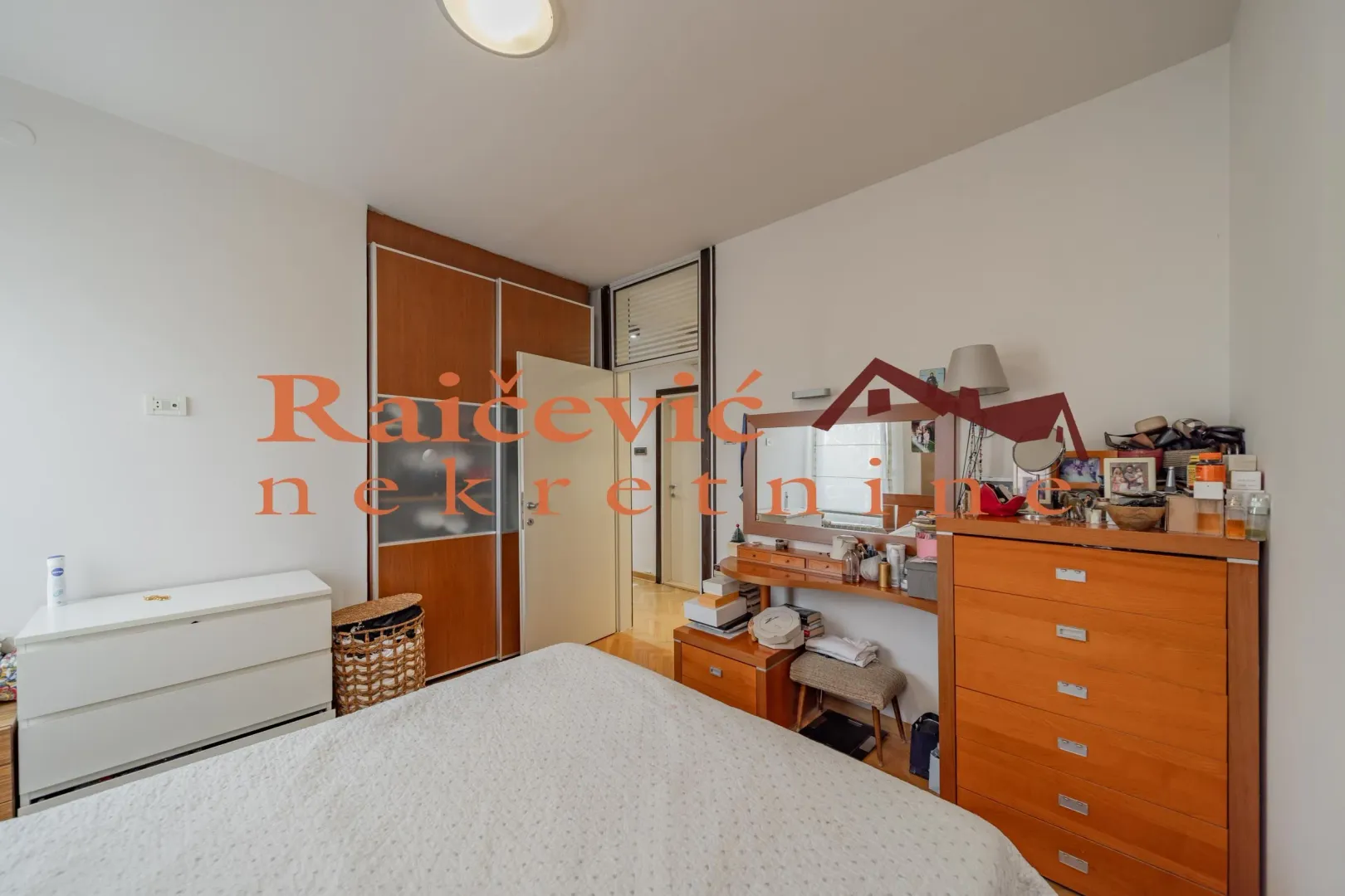Sale, four bedroom apartment, 103m², Savski Venac, Beograd
