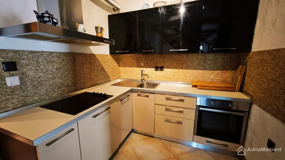Prodaja, trosoban stan, 91m², Bigova, Kotor