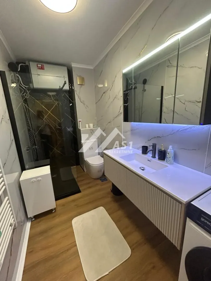 Izdavanje, trosoban stan, 76m², Novi Sad Sve Podlokacije, Novi Sad