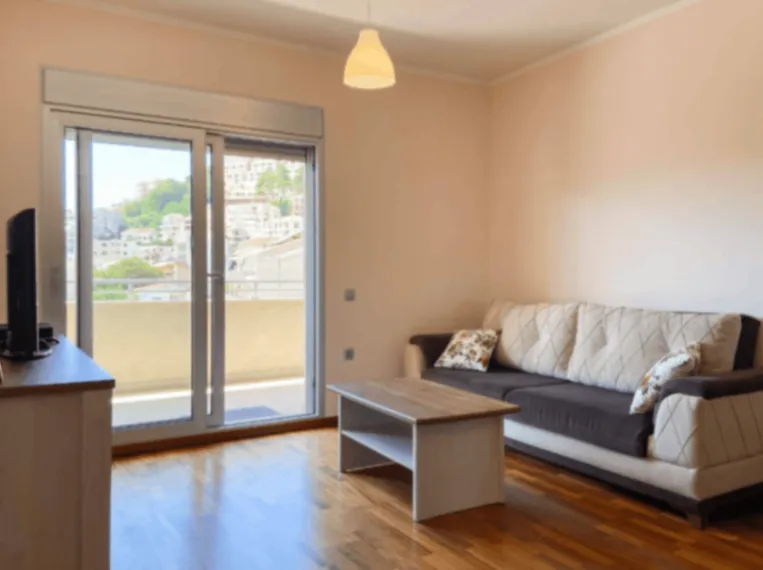 Rent, three bedroom apartment, 100m², Centar, Budva