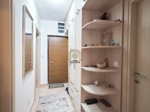 Izdavanje, trosoban stan, 96m², Stari Aerodrom, Podgorica - image 16