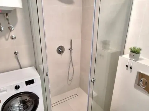 Izdavanje, jednosoban stan, 48m², City Kvart, Podgorica - image 6