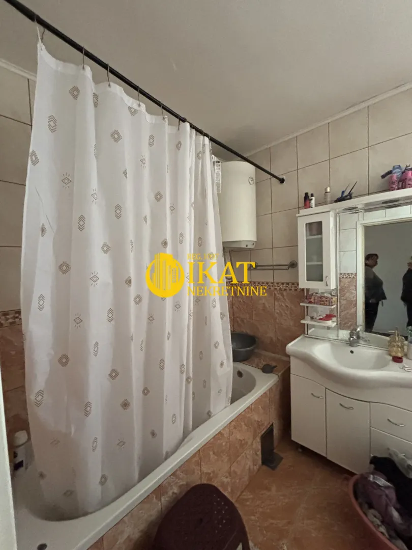 Prodaja, kuća, 240m², Surduk, Stara Pazova