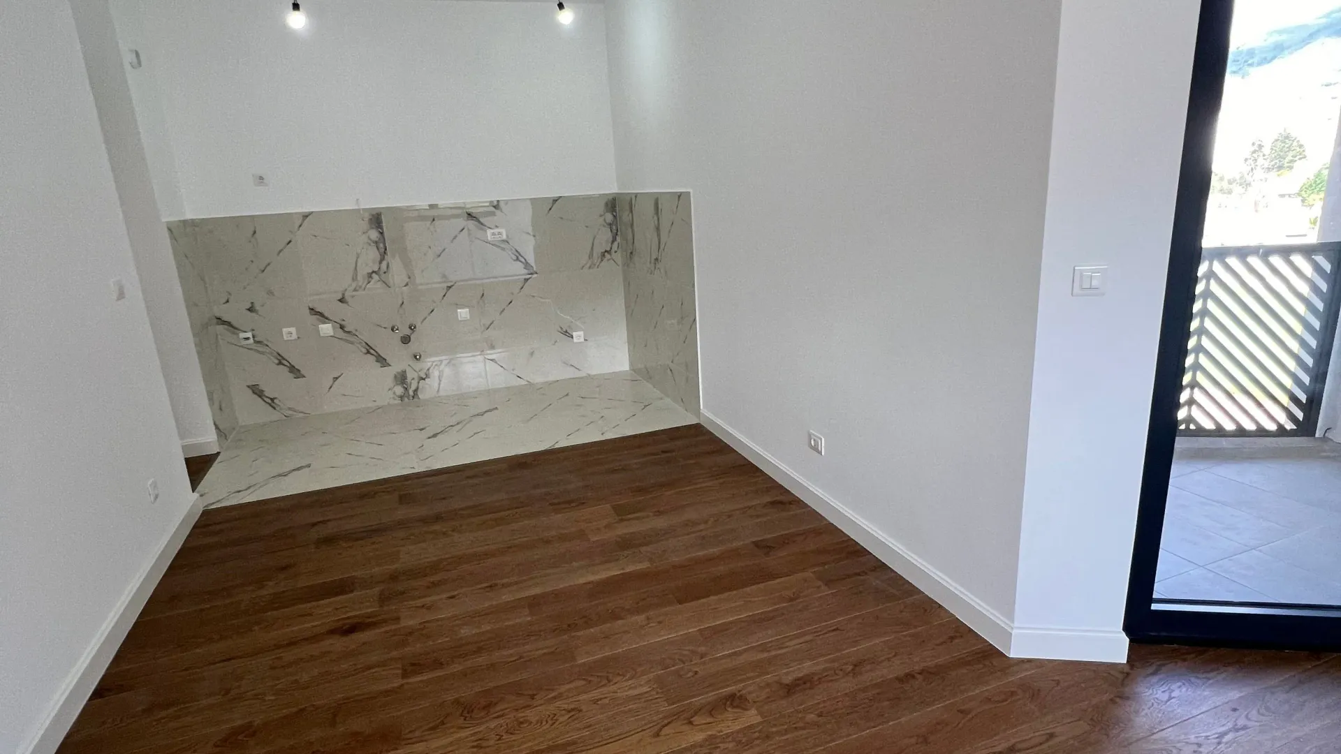 Sale, two bedroom apartment, 64m², Centar, Bar