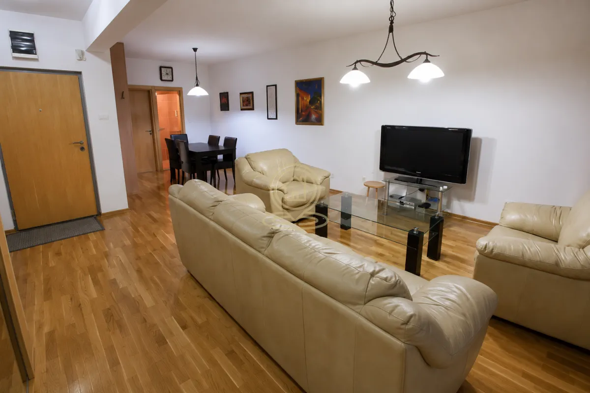 Rent, three bedroom apartment, 87m², Vračar Hram, Vračar Sve Podlokacije