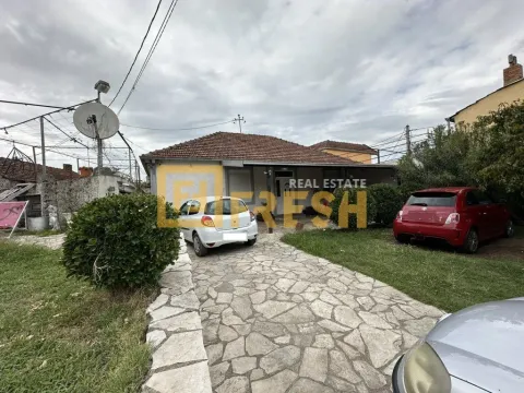 Prodaja, kuća, 103m², Stara Varoš, Podgorica - image 1