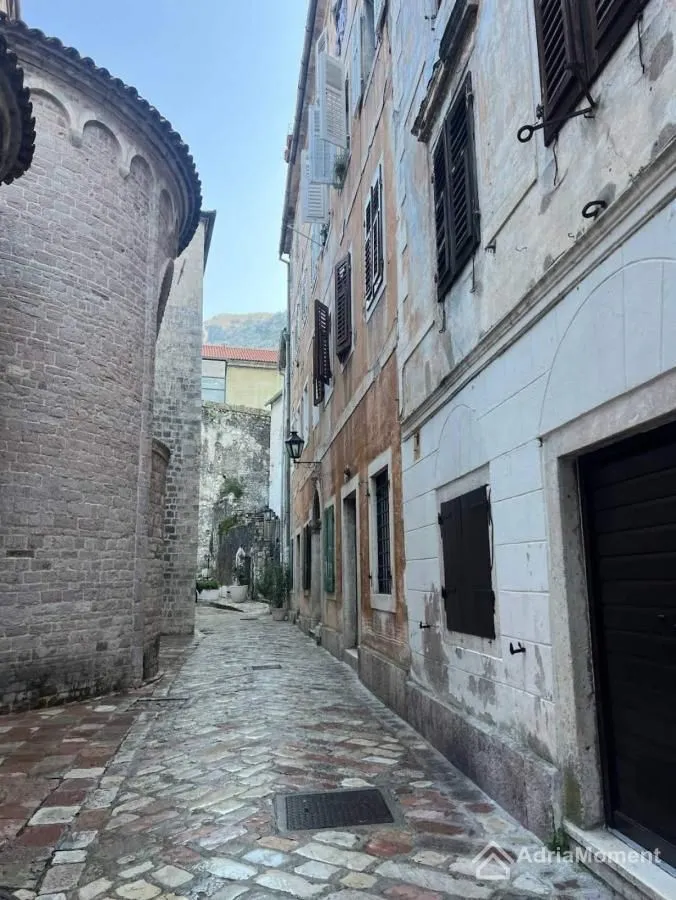 Sale, three bedroom apartment, 72m², Kotor, Crna Gora