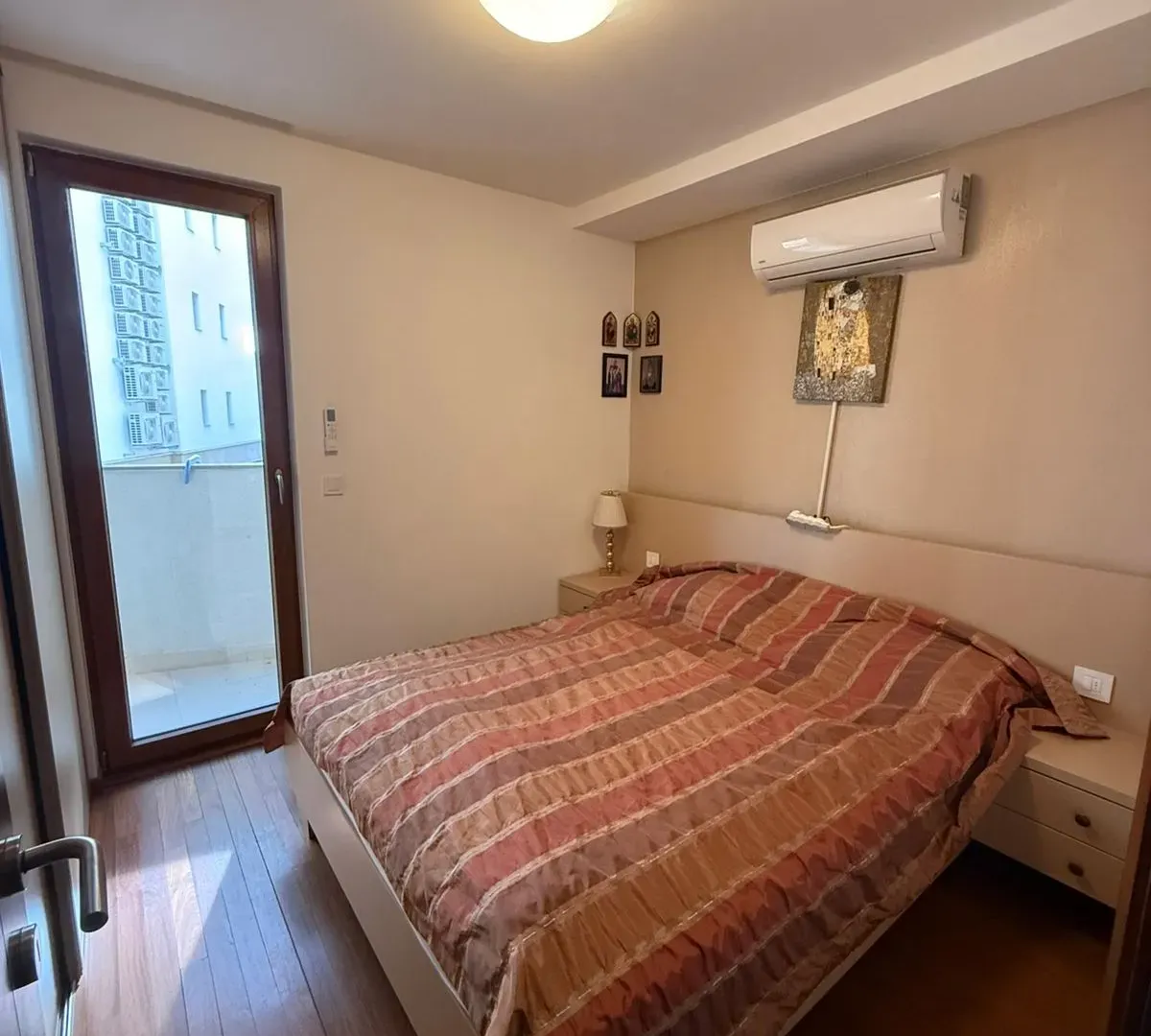 Izdavanje, dvosoban stan, 71m², Centar, Budva