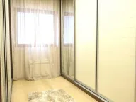 Izdavanje, četvorosoban stan, 178m², Tološka šuma, Podgorica - image 9