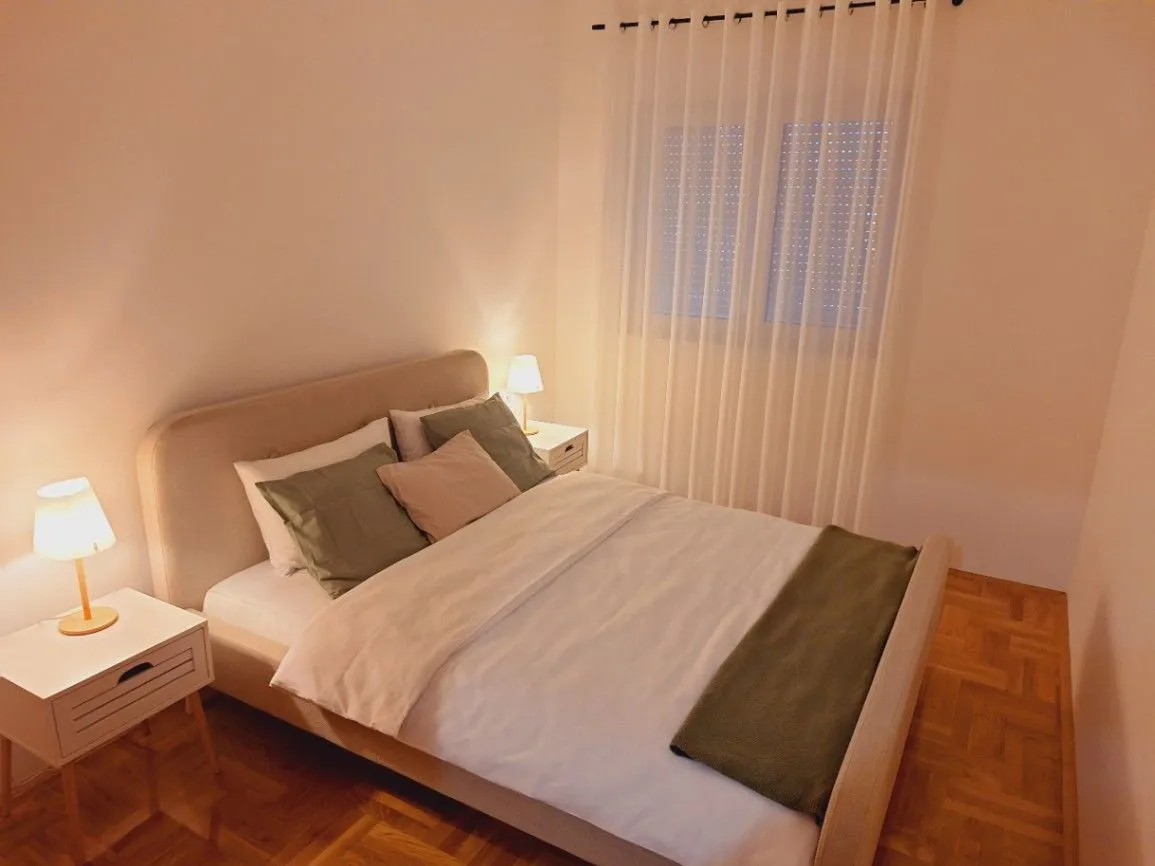 Izdavanje, jednosoban stan, 45m², Stari Aerodrom, Podgorica
