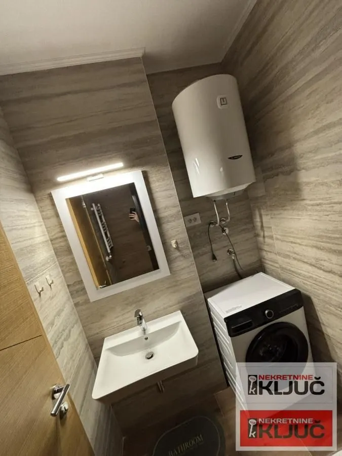 Izdavanje, garsonjera, 28m², Bulevar Oslobodjenja, Novi Sad Sve Podlokacije