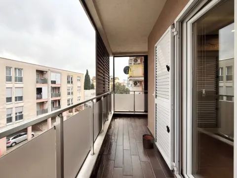 Prodaja, trosoban stan, 140m², Momišići, Podgorica - image 17