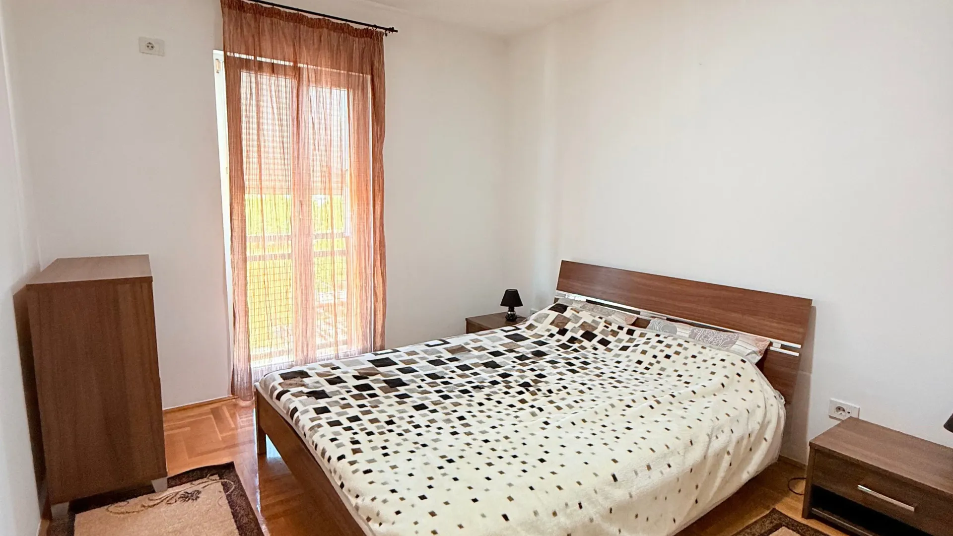 Izdavanje, dvosoban stan, 60m², City Kvart, Podgorica
