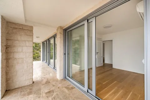 Prodaja, četvorosoban stan, 160m², Pržno, Budva - image 4