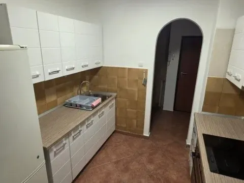 Izdavanje, jednosoban stan, 56m², Preko Morače, Podgorica