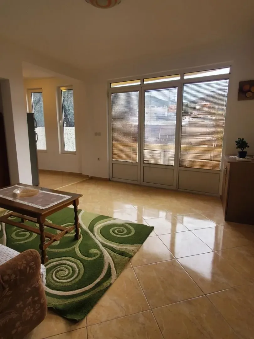 Izdavanje, jednosoban stan, 40m², Bjeliši, Bar
