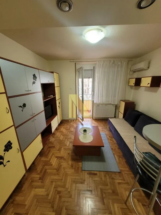 Izdavanje, garsonjera, 24m², Grbavica, Novi Sad Sve Podlokacije