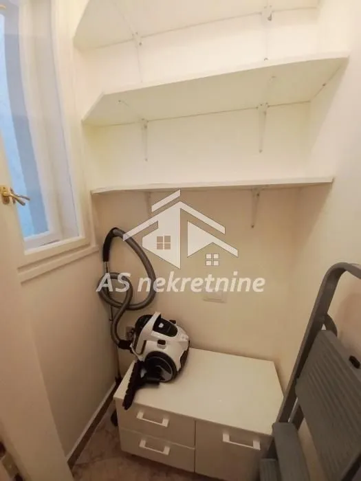 Rent, three bedroom apartment, 70m², Gundulićev Venac, Beograd