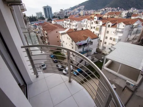 Rent, one bedroom apartment, 46m², Budva, Crna Gora - image 2