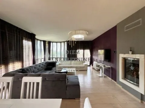 Izdavanje, trosoban stan, 140m², Preko Morače, Podgorica - image 11