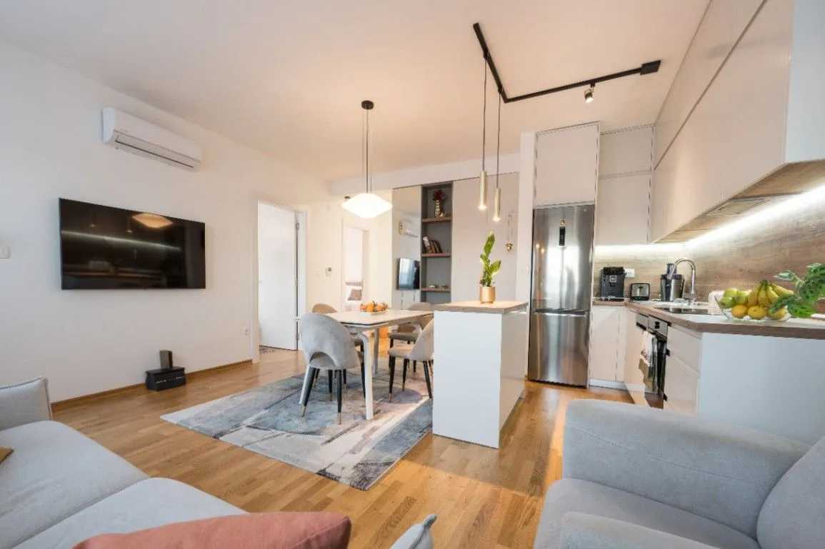 Prodaja, dvosoban stan, 63m², Pod Kuk, Tivat