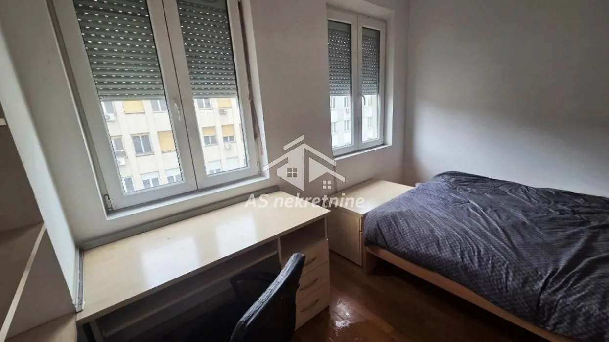 Rent, three bedroom apartment, 65m², Stari Grad, Beograd